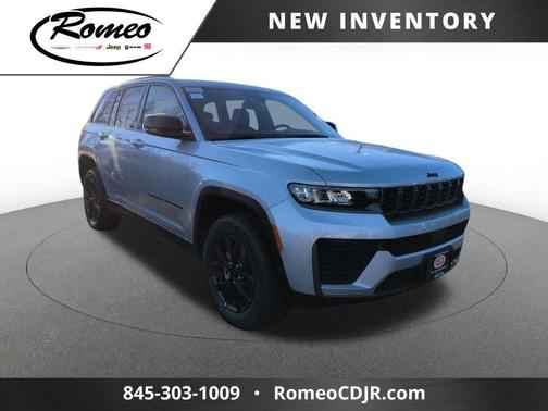 Silver Zynith 2026 Jeep Grand Cherokee Altitude