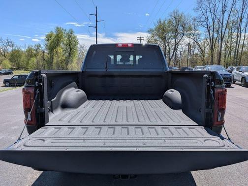 Diamond Black Crystal Pearlcoat 2026 RAM 2500 Big Horn Crew Cab 4x4 6'4' Box