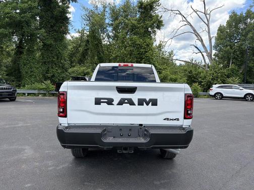 Bright White Clearcoat 2026 RAM 2500 Tradesman Crew Cab 4x4 6'4' Box