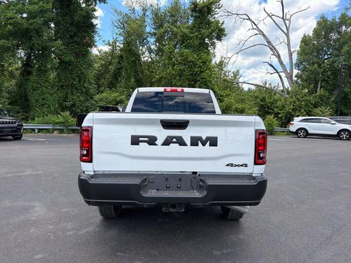 Bright White Clearcoat 2026 RAM 2500 Tradesman Crew Cab 4x4 6'4' Box