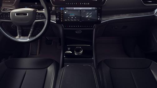 Silver Zynith 2026 Jeep Grand Cherokee L Altitude