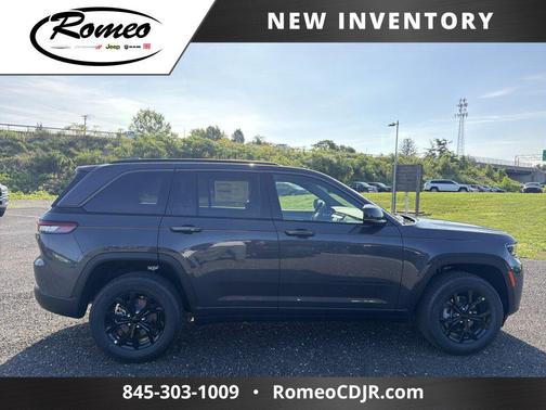 Baltic Gray Metallic Clearcoat 2026 Jeep Grand Cherokee Altitude