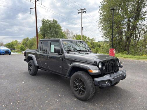 Granite Crystal Metallic Clearcoat 2022 Jeep Gladiator Sport