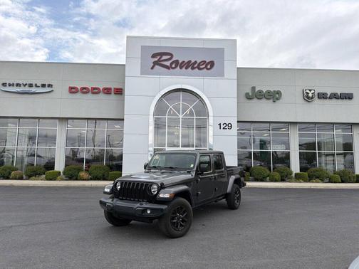 Granite Crystal Metallic Clearcoat 2022 Jeep Gladiator Sport