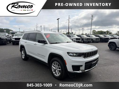 Bright White Clearcoat 2021 Jeep Grand Cherokee L Laredo