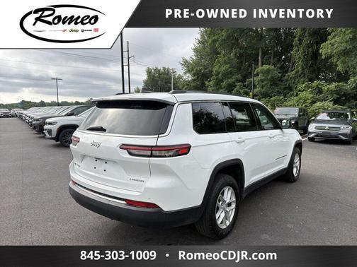 Bright White Clearcoat 2021 Jeep Grand Cherokee L Laredo
