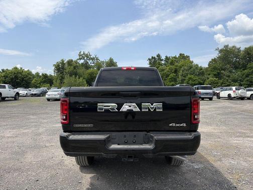 Diamond Black Crystal Pearlcoat 2026 RAM 3500 Big Horn Crew Cab 4x4 6'4' Box