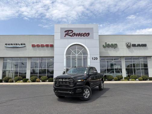Diamond Black Crystal Pearlcoat 2026 RAM 3500 Big Horn Crew Cab 4x4 6'4' Box
