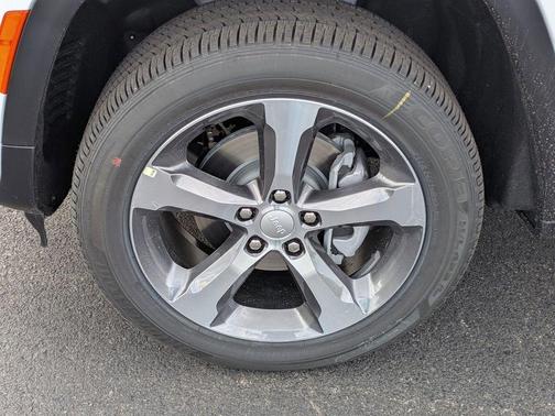 Bright White Clearcoat 2026 Jeep Grand Cherokee Limited