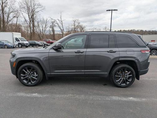Baltic Gray Metallic Clearcoat 2026 Jeep Grand Cherokee Limited