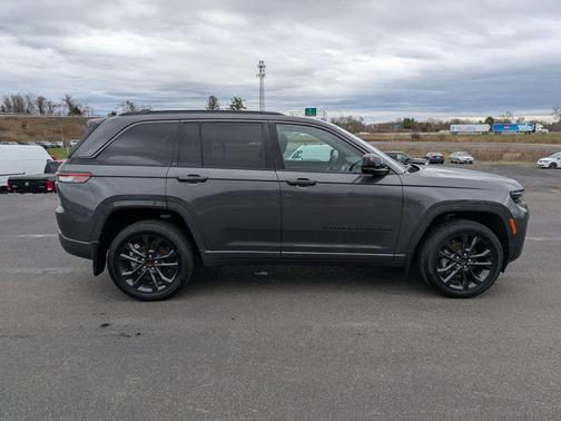 Baltic Gray Metallic Clearcoat 2026 Jeep Grand Cherokee Limited