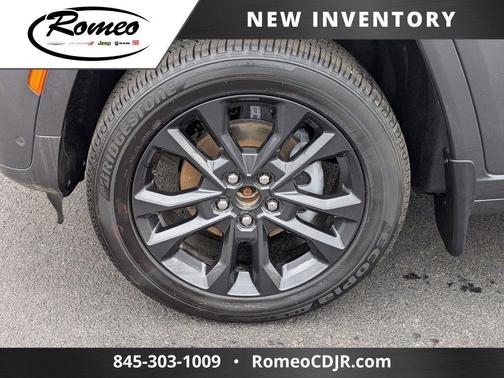 Baltic Gray Metallic Clearcoat 2026 Jeep Grand Cherokee Limited