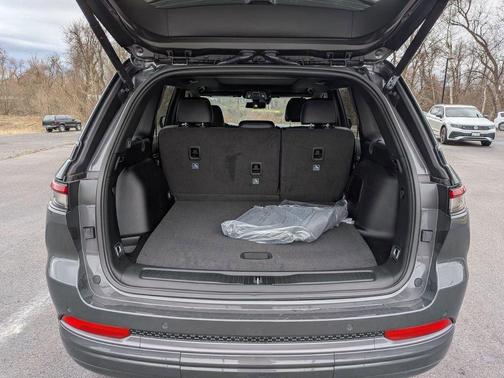 Baltic Gray Metallic Clearcoat 2026 Jeep Grand Cherokee Limited