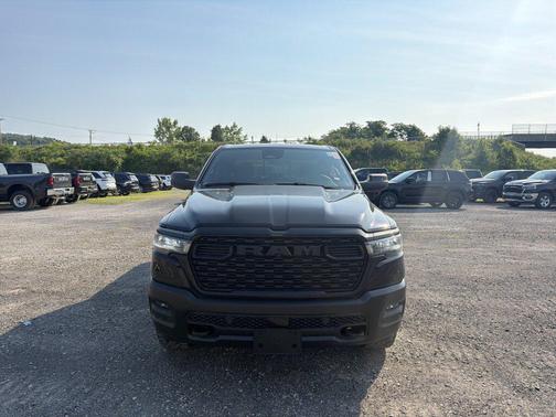 Diamond Black Crystal Pearlcoat 2026 RAM 1500 Warlock Crew Cab 4x4 5'7' Box
