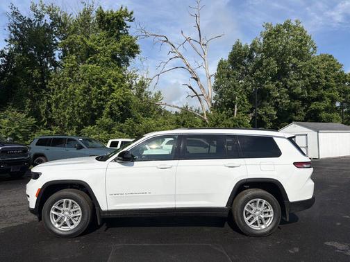 Bright White Clearcoat 2026 Jeep Grand Cherokee L Altitude