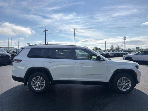 Bright White Clearcoat 2026 Jeep Grand Cherokee L Altitude
