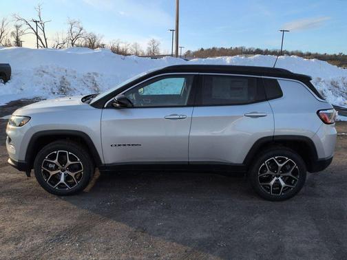 Silver Zynith Metallic Clearcoat 2026 Jeep Compass Limited