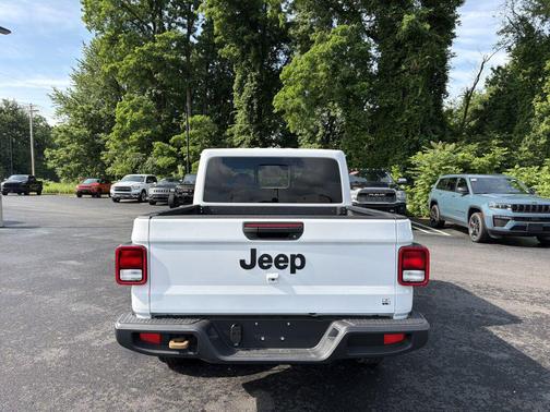 Bright White Clearcoat 2026 Jeep Gladiator 85th Anniversary Edition 4x4