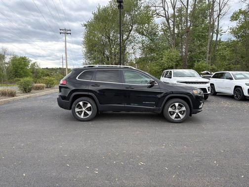Diamond Black Crystal Pearlcoat 2021 Jeep Cherokee Limited