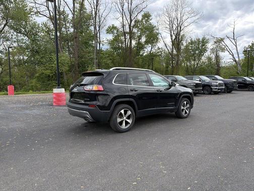 Diamond Black Crystal Pearlcoat 2021 Jeep Cherokee Limited