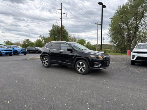 Diamond Black Crystal Pearlcoat 2021 Jeep Cherokee Limited