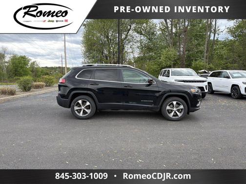 Diamond Black Crystal Pearlcoat 2021 Jeep Cherokee Limited