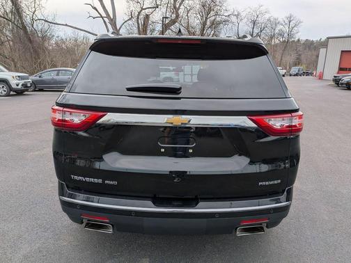 Mosaic Black Metallic 2019 Chevrolet Traverse Premier