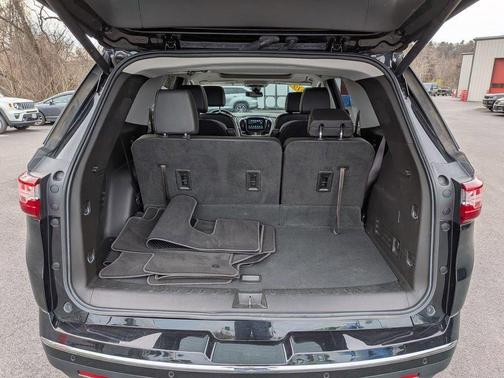 Mosaic Black Metallic 2019 Chevrolet Traverse Premier