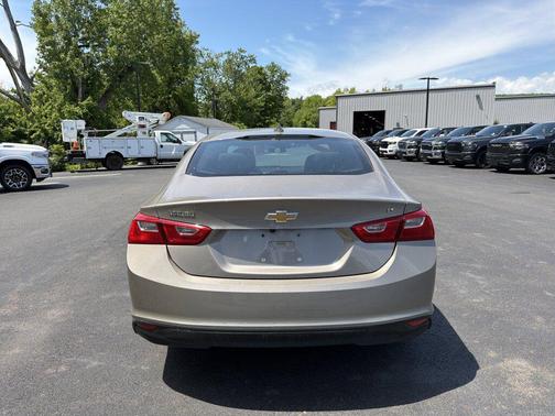 Mineral Gray Metallic 2023 Chevrolet Malibu FWD 1LT