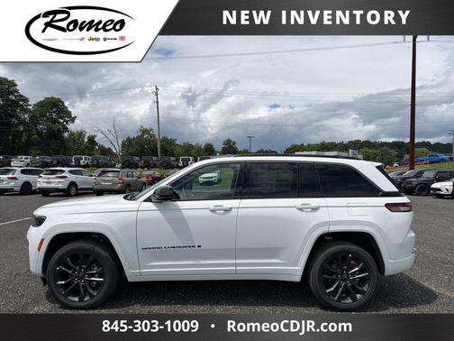Bright White Clearcoat 2026 Jeep Grand Cherokee Limited