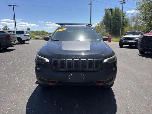 Diamond Black Crystal Pearlcoat 2021 Jeep Cherokee Trailhawk
