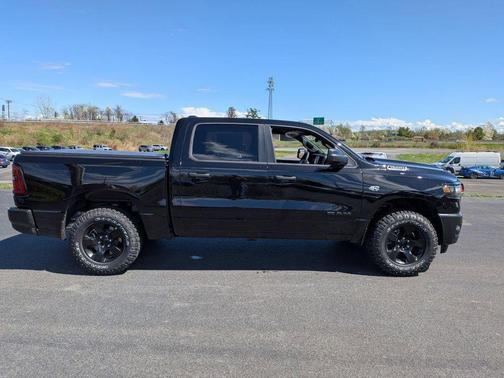 Diamond Black Crystal Pearlcoat 2026 RAM 1500 Warlock Crew Cab 4x4 5'7' Box