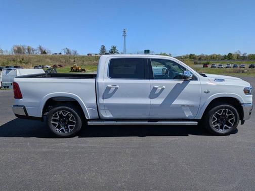 Bright White Clearcoat 2026 RAM 1500 Laramie