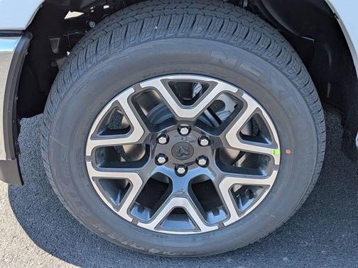 Bright White Clearcoat 2026 RAM 1500 Laramie