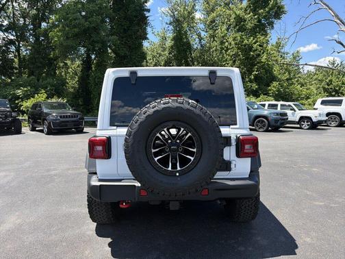 Bright White Clearcoat 2026 Jeep Wrangler Rubicon