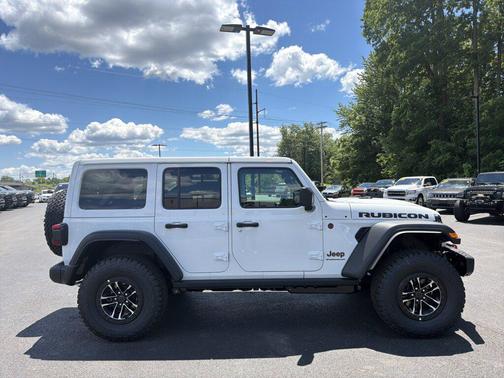 Bright White Clearcoat 2026 Jeep Wrangler Rubicon