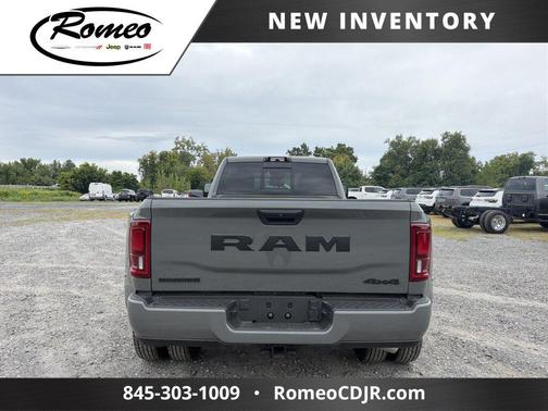 Ceramic Gray Clearcoat 2026 RAM 3500 Big Horn Crew Cab 4x4 8' Box