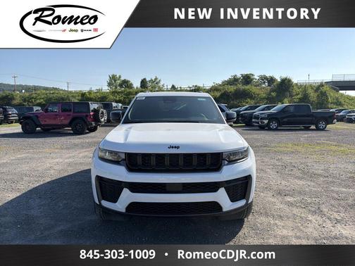 Bright White Clearcoat 2026 Jeep Grand Cherokee Altitude