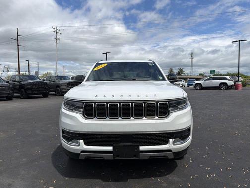 Bright White Clearcoat 2023 Jeep Wagoneer Series III 4x4