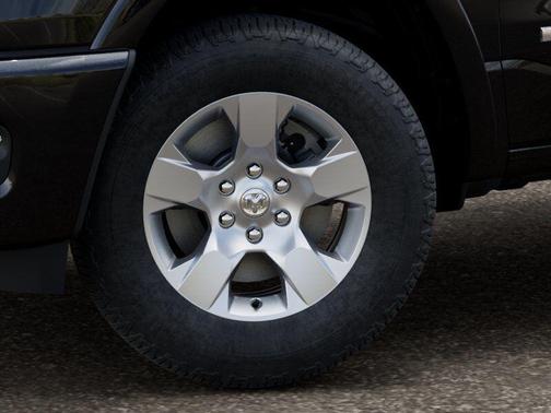 Diamond Black Crystal Pearlcoat 2027 RAM 1500 Big Horn/Lone Star