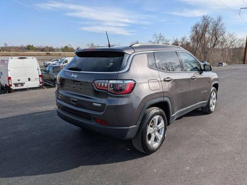 Granite Crystal Metallic Clearcoat 2021 Jeep Compass Latitude