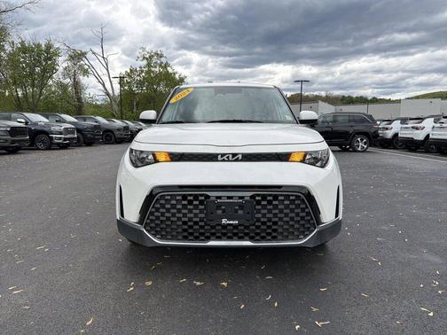 Snow White Pearl 2024 Kia Soul EX