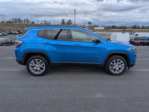 Fathom Blue Pearlcoat 2024 Jeep Compass Latitude Lux