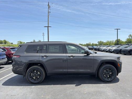 Baltic Gray Metallic Clearcoat 2026 Jeep Grand Cherokee L Altitude