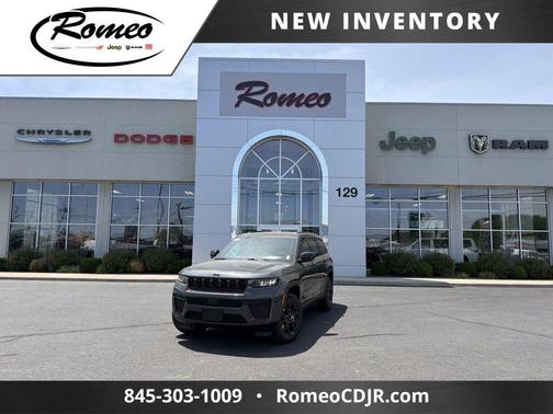 Baltic Gray Metallic Clearcoat 2026 Jeep Grand Cherokee L Altitude