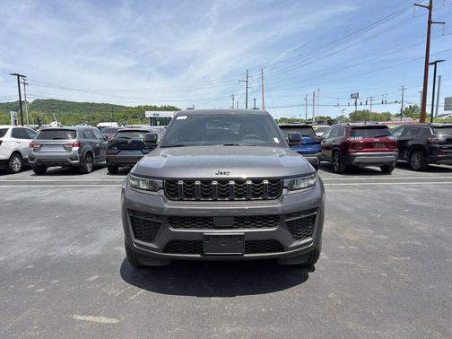 Baltic Gray Metallic Clearcoat 2026 Jeep Grand Cherokee L Altitude