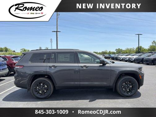 Baltic Gray Metallic Clearcoat 2026 Jeep Grand Cherokee L Altitude