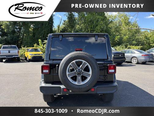 Black Clearcoat 2021 Jeep Wrangler Unlimited Sahara