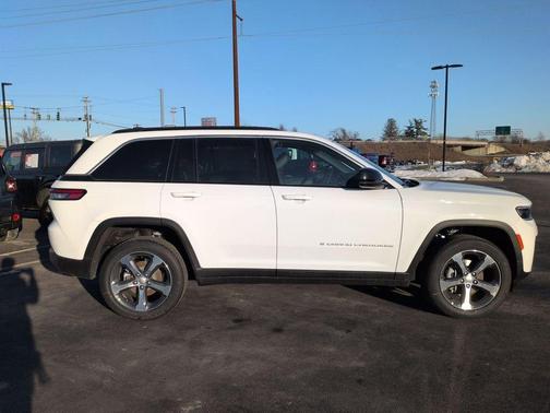 Bright White Clearcoat 2026 Jeep Grand Cherokee Limited