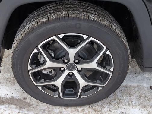Diamond Black Crystal Pearlcoat 2026 Jeep Compass Limited